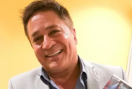 Funcionária pede folga para assistir à Copa e recebe resposta afiada de Leonardo