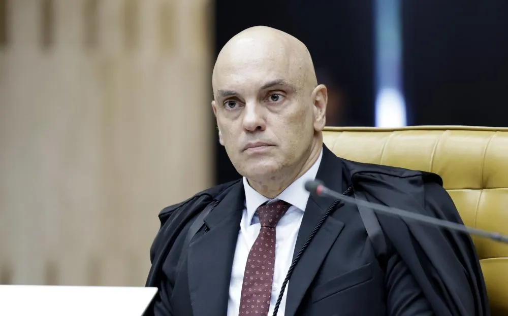 Moraes pede parecer da PGR sobre prisão domiciliar para Bolsonaro